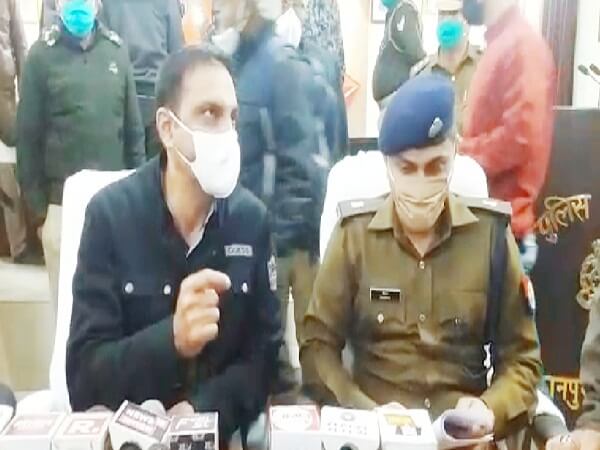 Two arrested with fake stamp and stamp worth Rs 5.50 lakh in Kanpur