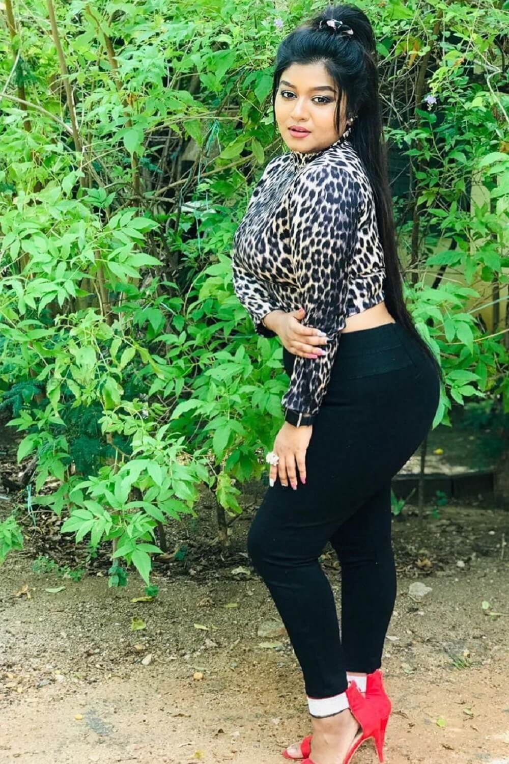 Sizzling avatar of Tamil actress Rema Ashok cast shadow on social media