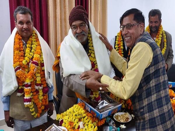 Banda : farewell to retired accountants