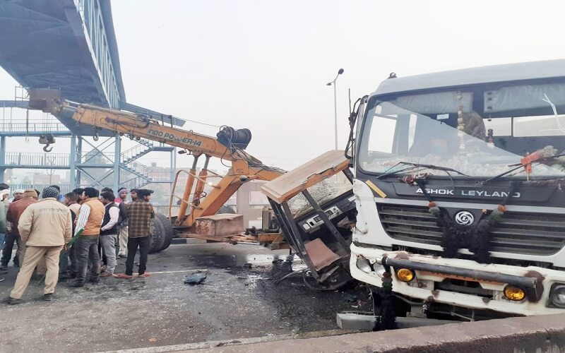Kanpur : Two accidents on the highway, business family and two laborers injured