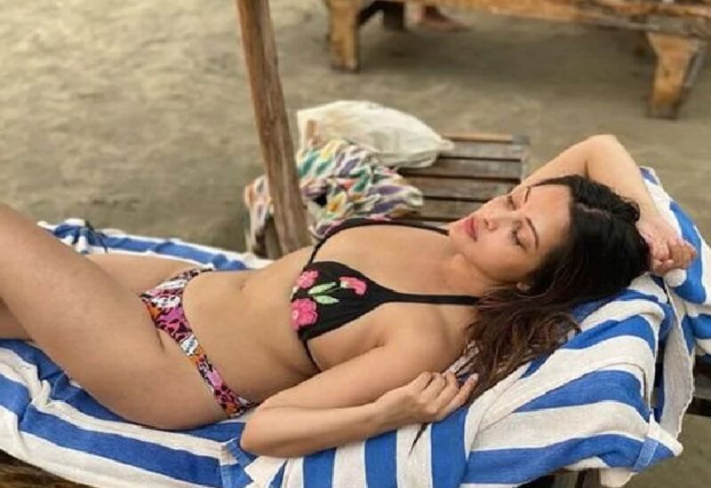 Bollywood Bold sexy actress Riya hot Extremely fit and bold at age of 40 