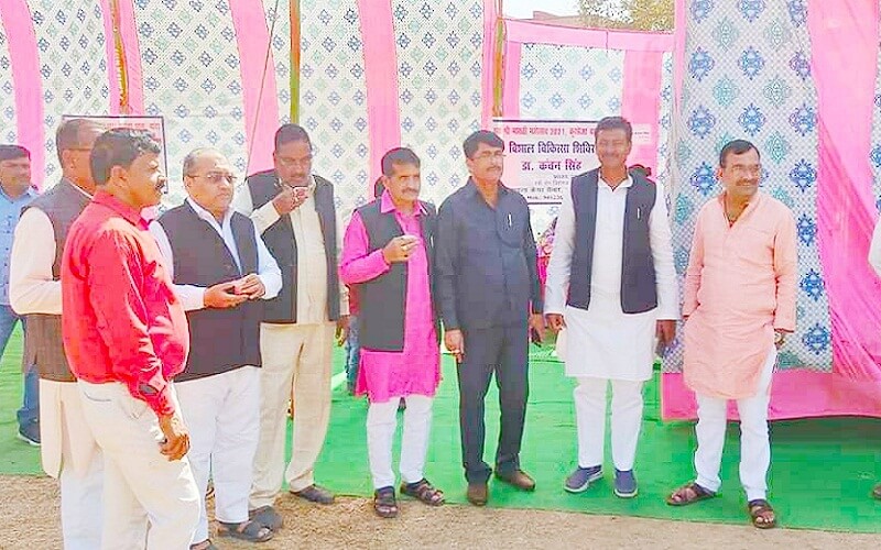 Health camp and Bhandara in Kusrejadham Banda devotees gathered