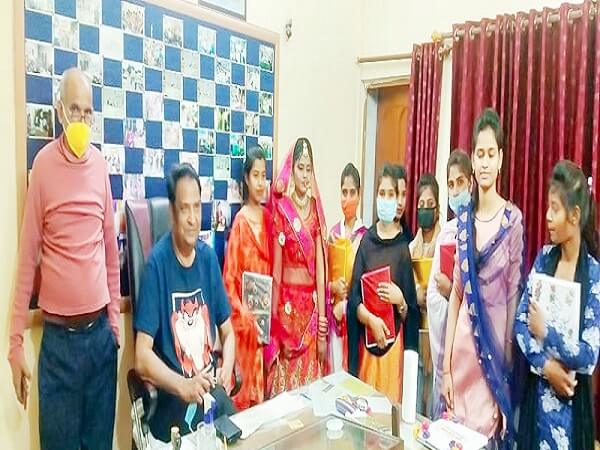 chairman met girl students training in Banda, asked specifics