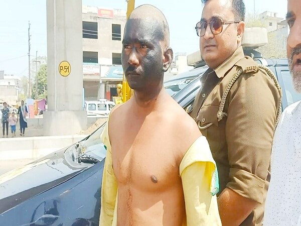Justice of public, shaved head of person who sexual harresment to little girl 