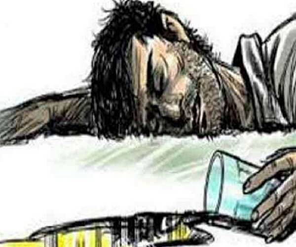 Four people died due to poisonous liquor in Chitrakoot, two are in critical condition
