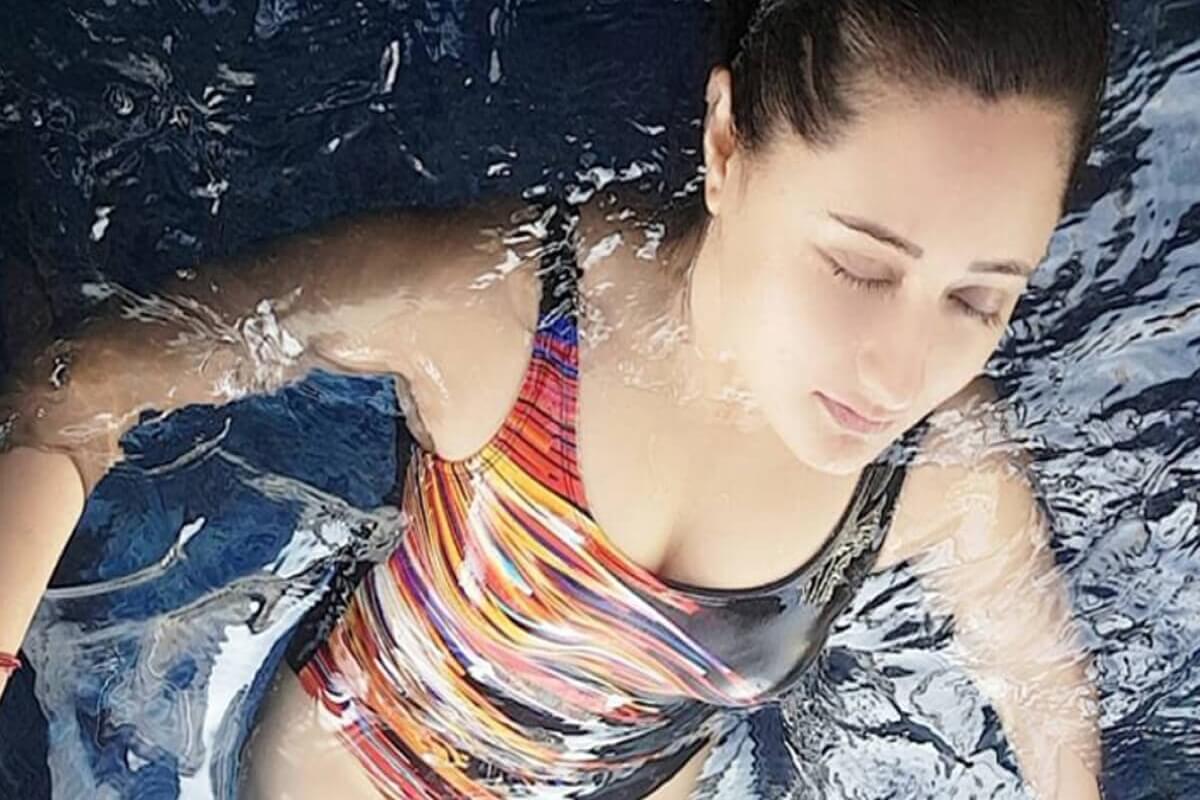 Actress Rashmi Desai : Rashmi Desai dominated internet with new photos