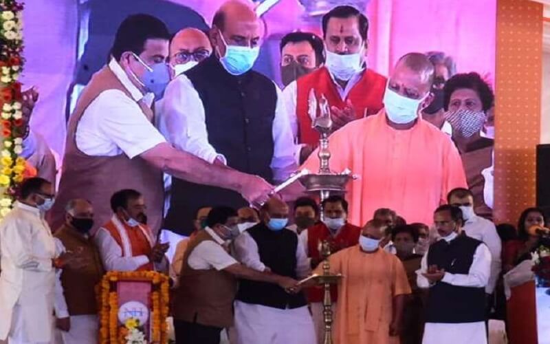 Defense Minister Rajnath Singh inaugurated and laid foundation stone of bridges in Lucknow