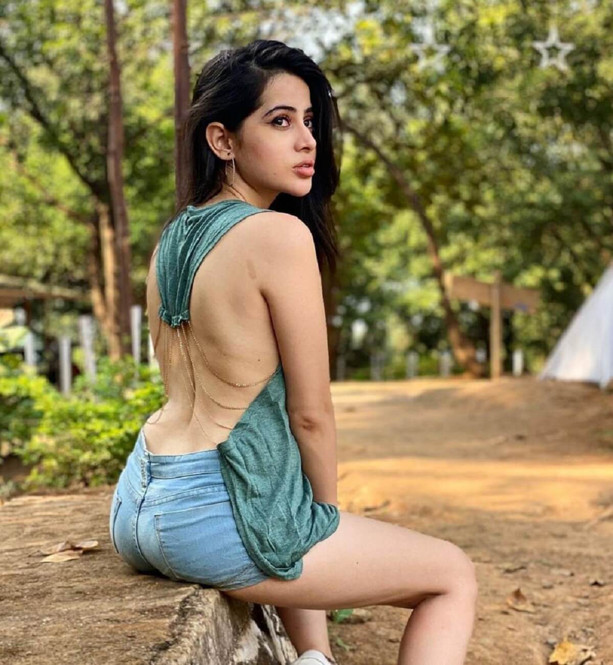 Urfi Javed new style emotional note with bold photos, wrote - Many times I should commit suicide in my mind