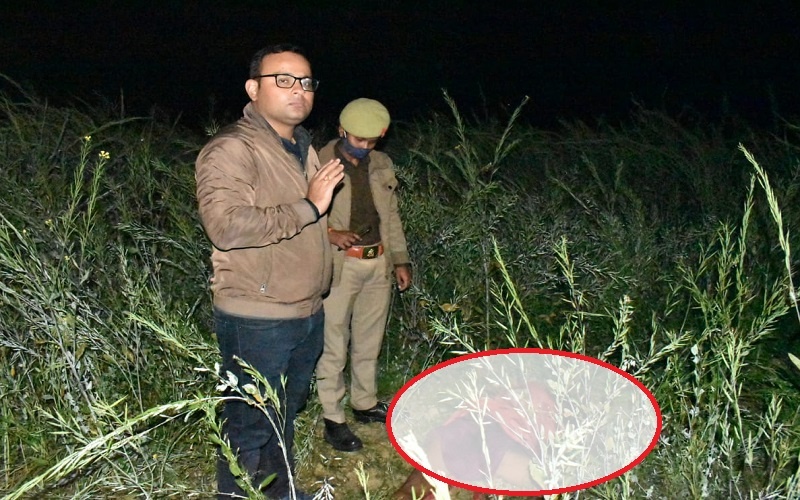 Breaking News : Banda woman brutally murdered, brick-stained brick found lying nearby