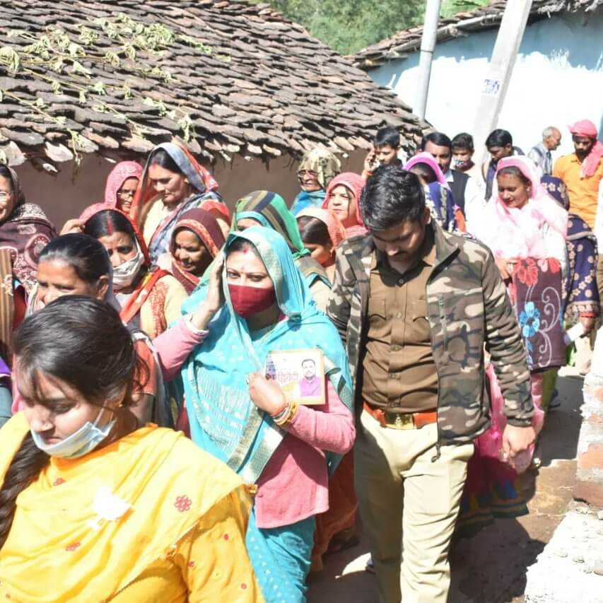 BJP candidate from Banda Sadar Prakash Dwivedi did door-to-door campaign