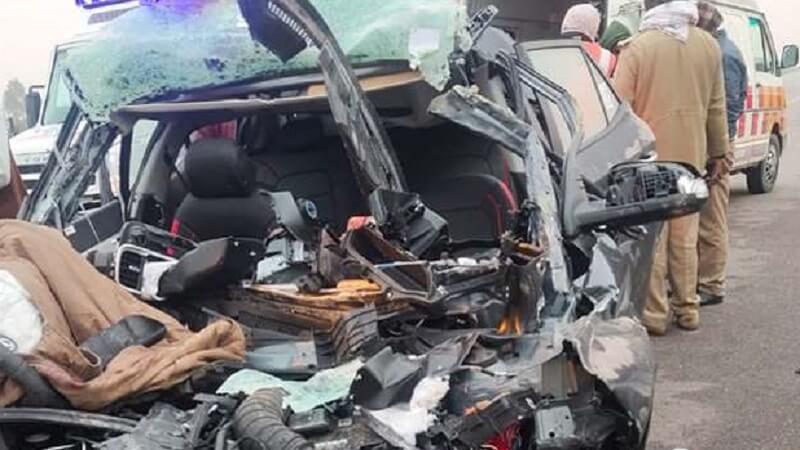 UP : horrific accident on expressway, 3 killed in a car-trailer collision