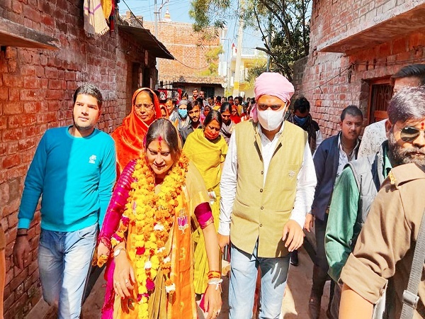 BJP Sadar candidate and former zip president did public relations in Banda