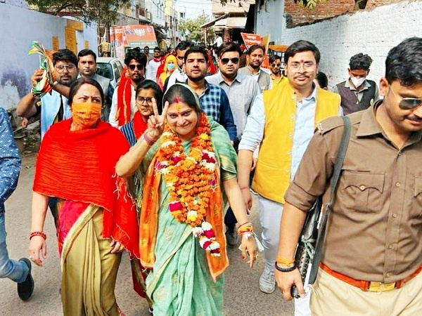 Public relations of BJP candidate and former JIP President continues on Banda Sadar seat