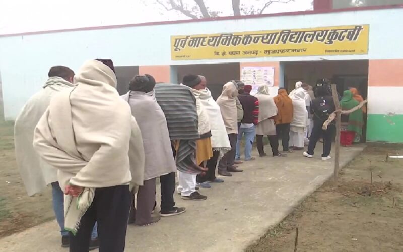 UP Elections 2022 : Voting continues for 58 seats in first phase, 623 candidates in fray