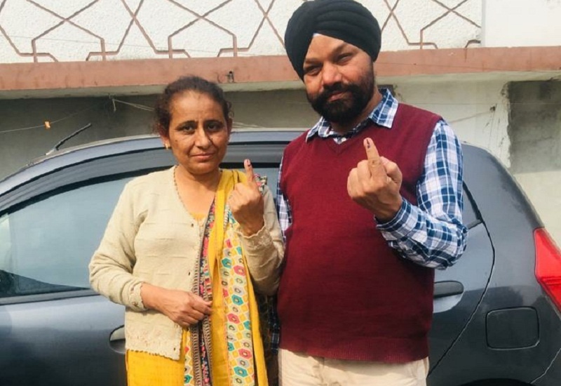 UP Elections 2022 : 57.45% voter turnout till 5 pm in fourth phase, highest in Lakhimpur Kheri