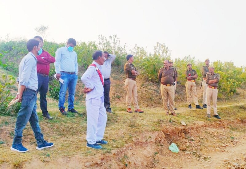case of son's life lost in the hands of father in Banda dead body was excavated by digging grave, now post-mortem will be done