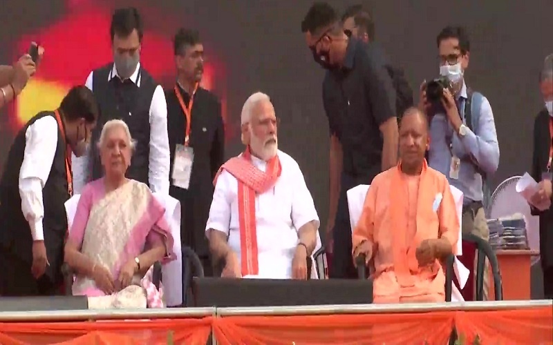 In presence of PM Modi, CM Yogi Adityanath took oath, Brajesh Pathak and Keshav Maurya became deputy CMs