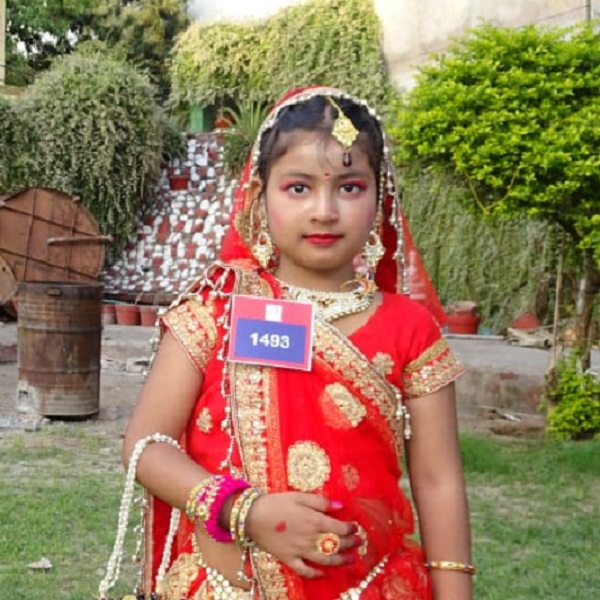 Banda's daughter Ankita Gupta illuminated her name in Jhansi