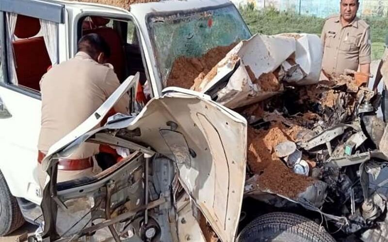 #Accident : Scorpio collided with tractor trolley, 3 killed, one student also died