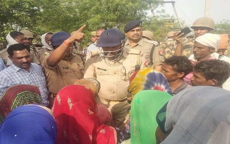 truck trampled young man returning with belongings of his sister's wedding in Banda, jam of crowd