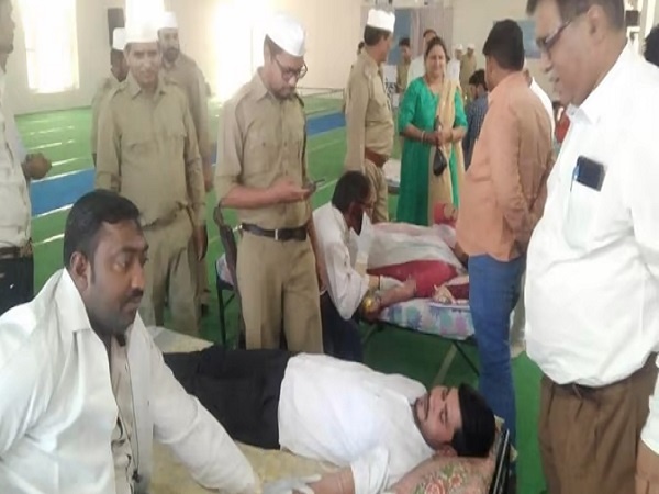 Nirankaris donated blood on Manav Ekta Diwas in Banda