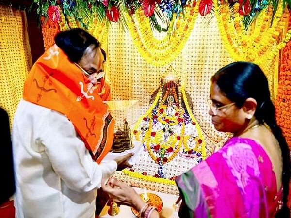 Vice President Venkaiah Naidu in Ayodhya, the city of Lord Rama, worshiped after visiting Ramlala