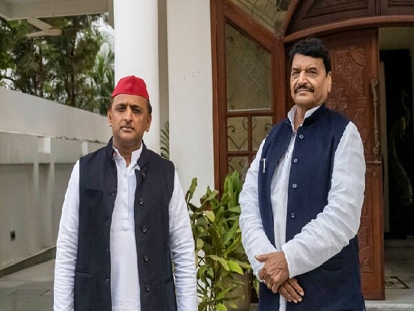Jhansi : Akhilesh Yadav's big statement on uncle Shivpal, Akhilesh yadav said shivpal is not member of Samajwadi Party, we are with Azam Khan