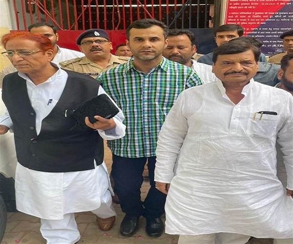 Sitapur : Azam Khan released from jail after 28 months