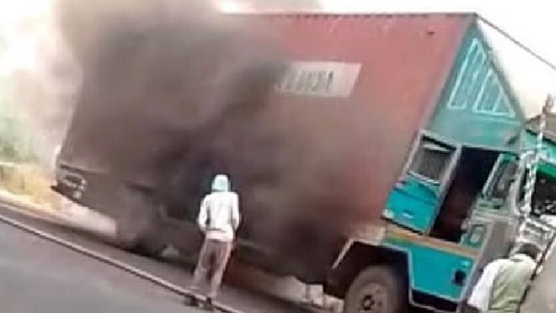 Traumatic : container carrying noodles in Banda got electrocuted, driver was burnt to death