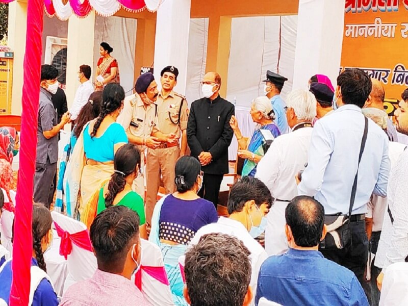 Governor Anandiben Patel reached Bijnor Jail tour, grand welcome with recitation of Mahamrityunjaya Mantras and floral showers