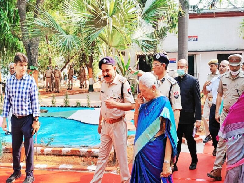 Governor Anandiben Patel reached Bijnor Jail tour, grand welcome with recitation of Mahamrityunjaya Mantras and floral showers