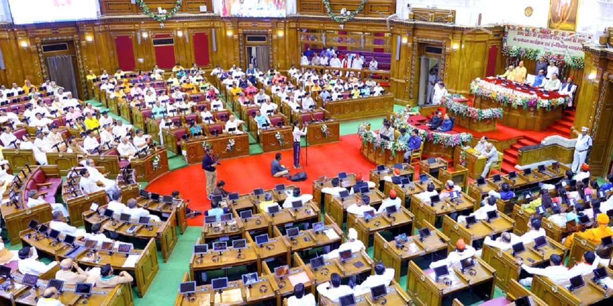 UP : Lok Sabha Speaker launched the Vidhan Sabha e-Vidhan system in Lucknow