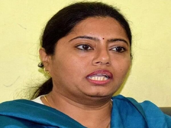 Breaking News : Husband of Pallavi, who defeated Deputy CM Keshav Maurya, resigns from party