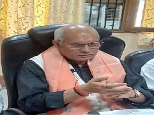 Cabinet Minister Dharampal Singh reached Banda, took meeting at Circuit House