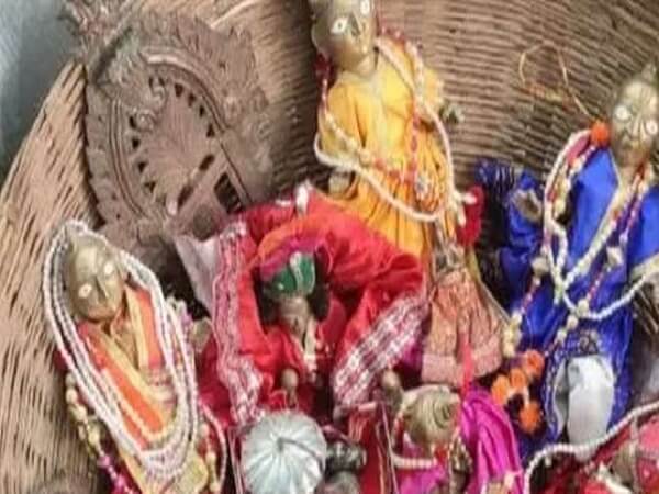 Unique incident : thieves returned stolen idols with letter, wrote-can't sleep at night, nightmares are scaring