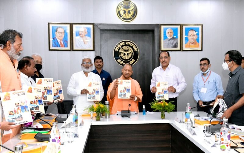 CM reached Jhansi in order of Bundelkhand migration, will go to Lalitpur today