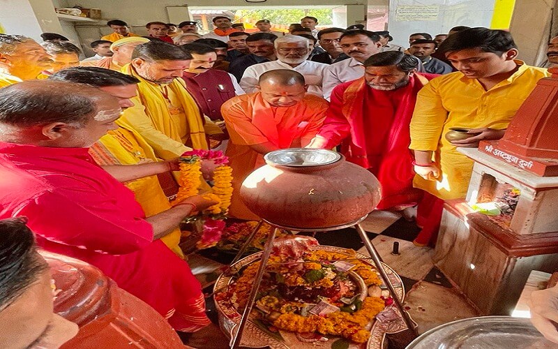 In shelter of Maa Bagulamukhi, CM Yogi heard story of Morari Bapu and also inspected plan on site