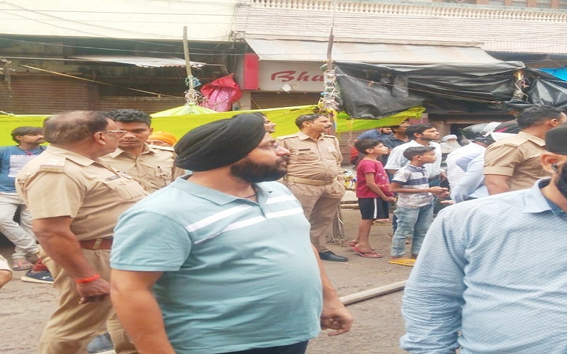Big Breaking : Massive fire in Gumti number-5 in Kanpur, 5 vehicles were trying to control