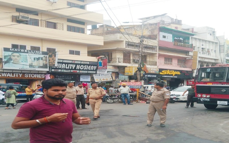 Big Breaking : Massive fire in Gumti number-5 in Kanpur, 5 vehicles were trying to control