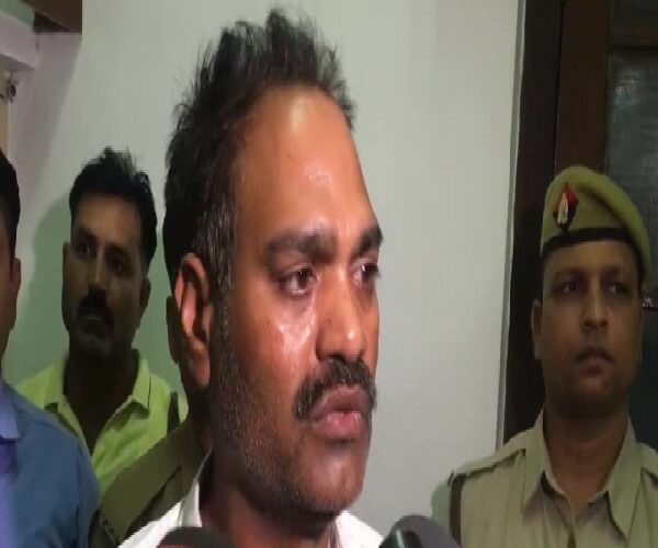 Breaking : accused of rape in police station was arrested from SHO Prayagraj