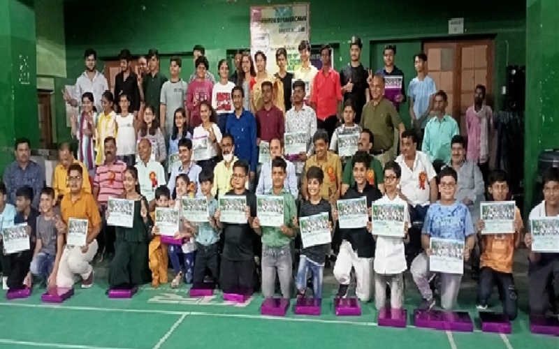 Banda News : Children learned nuances of badminton in summer camp
