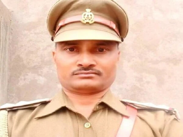 UP Police Inspector Harishchandra arrested red handed taking bribe, demanded to remove his name from case