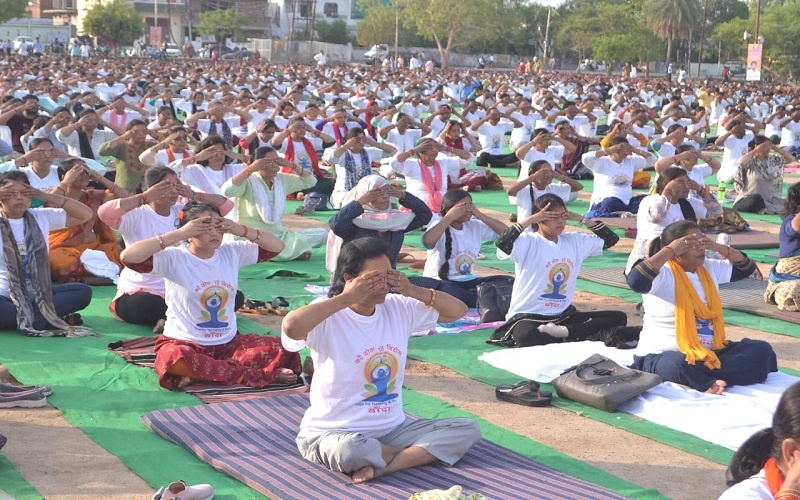 Yoga Day 2022 : Yoga Day celebrated in Banda, Yoga is Yoga from GIC ground to Jail