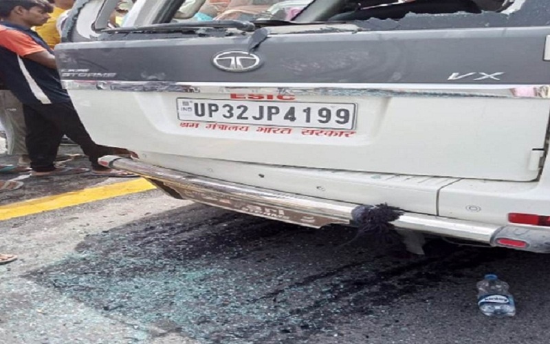 Doctor's family injured in accident on expressway in Sultanpur district, 3 including son died, 3 in critical condition