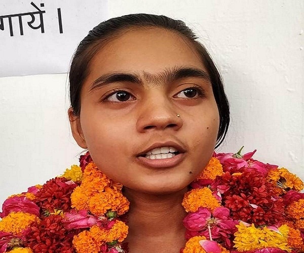 Divyanshi Topper of Fatehpur in UP Board 12th, Anshika of Prayagraj at number two