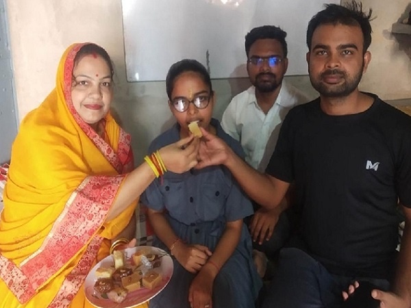 Banda's daughter : UP Board High school topper Pranshi Gupta took high jump