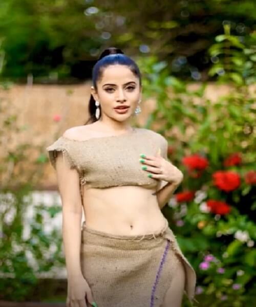 UFfi Javed made a stylish sack dress in 10 minutes, glamor in mini skirt, Video