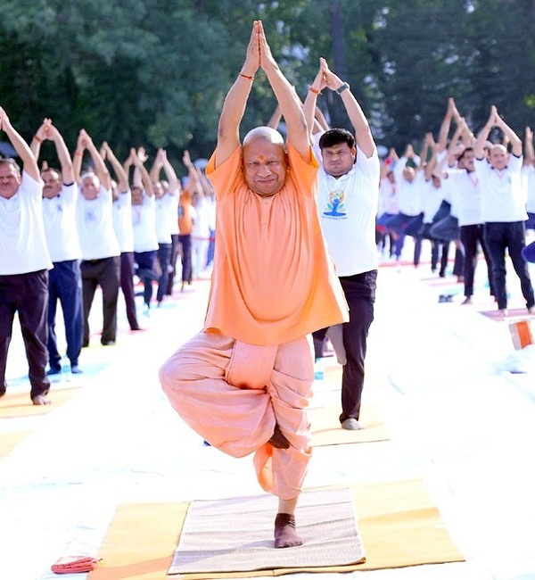 Inter National Yoga Day: CM Yogi said that more than 5 crore people joined together at 75 thousand places