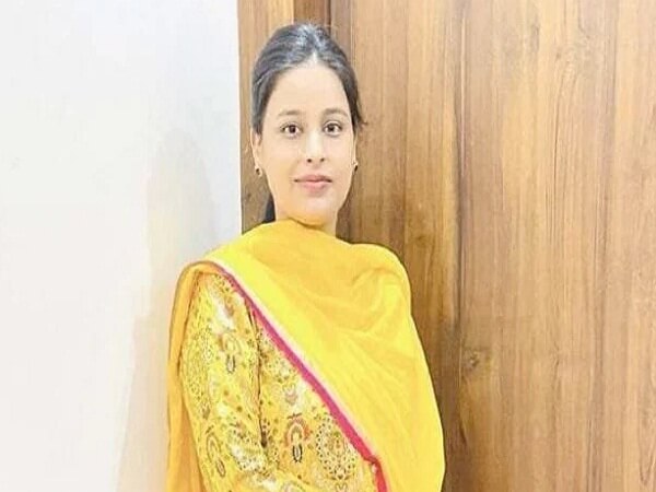 Bhagwant Mann wife Dr. Gurpreet Kaur Twitter account suspended