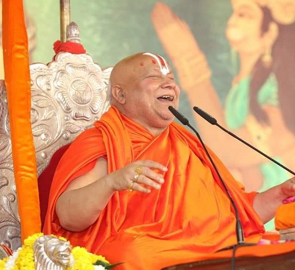 Guru Purnima : In Chitrakoot, disciples gathered for blessings of Jagadguru Rambhadracharya 